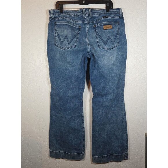 Wrangler Flare Leg Denim Trousers Size 17 X 32 Wide Hem Western Cowboy - Picture 4 of 4